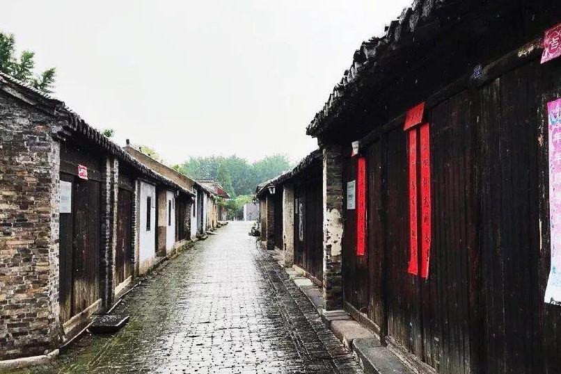 机智问答网页-解答你的疑问-为什么大理百爵珠宝店里会有卖章子怡带的那款‘时光’项链?它是属于百爵的牌子吗?多问不烦
